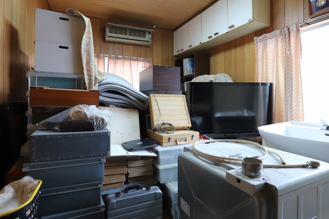山形市の遺品整理・空き家整理の作業風景