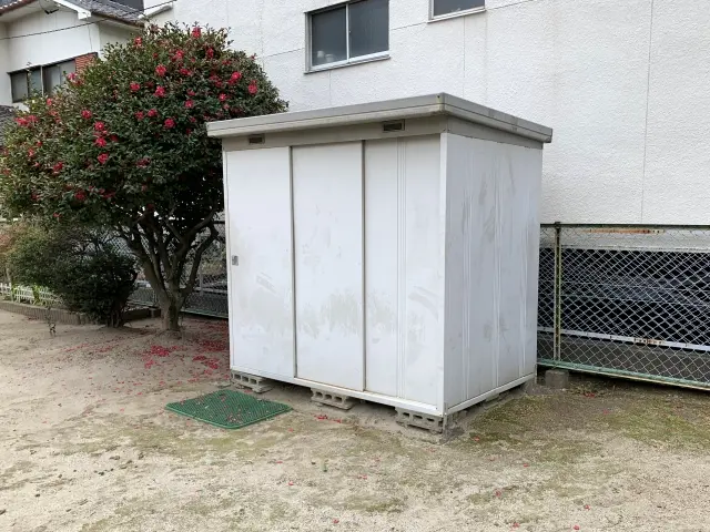 サビた物置・雪で歪んだ物置の解体